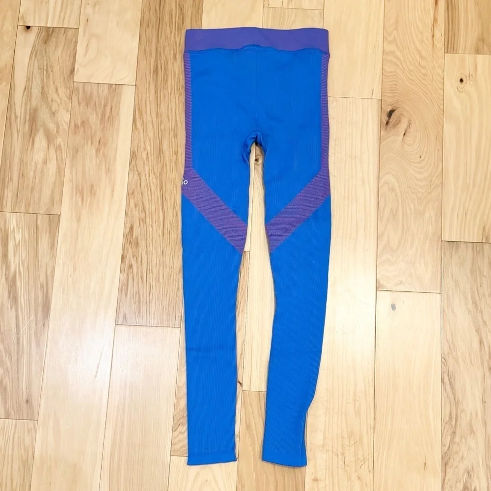 LIKE NEW Alo Yoga Women’s Illusion Seamless High-Waist Ribbed Leggings